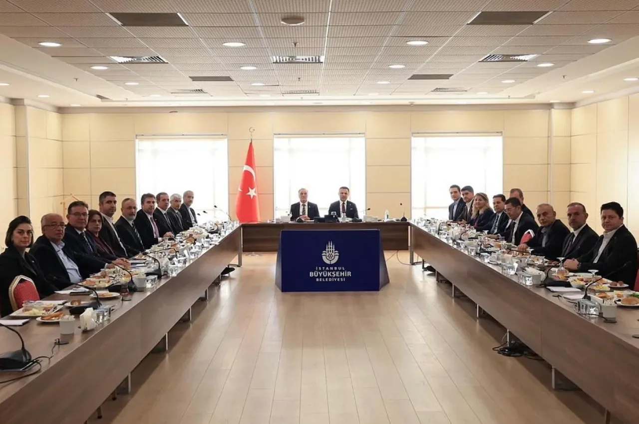 Kadıköy Belediye Başkanı Mesut Kosedağlı, CHP İl Başkanı Özgür Çelik ile İstanbul için Verimli Toplantı Gerçekleştirdi Kadıköy Belediye Başkanı Mesut Kosedağlı, CHP İl Başkanı Özgür Çelik ile İstanbul için Verimli Toplantı Gerçekleştirdi