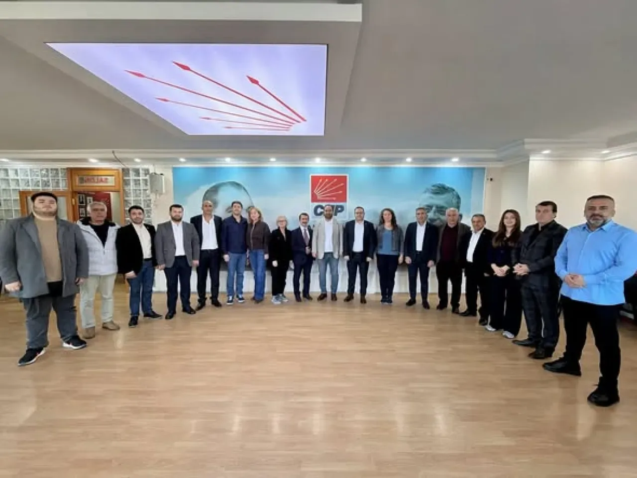 CHP Avcılar İlçe Başkanlığı'na Vakıf Ziyareti CHP Avcılar İlçe Başkanlığı'na Vakıf Ziyareti