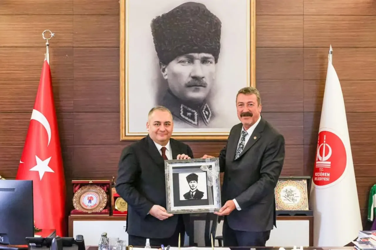 CHP'li Keçiören Adayı Özarslan, Esnaf Odası Başkanını Ağırladı CHP'li Keçiören Adayı Özarslan, Esnaf Odası Başkanını Ağırladı