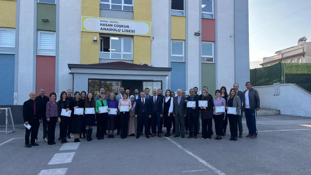 Bursa Kestel Kaymakamı Recep Öztürk, Hasan Coşkun Anadolu Lisesi'nde İncelemelerde Bulundu Bursa Kestel Kaymakamı Recep Öztürk, Hasan Coşkun Anadolu Lisesi'nde İncelemelerde Bulundu