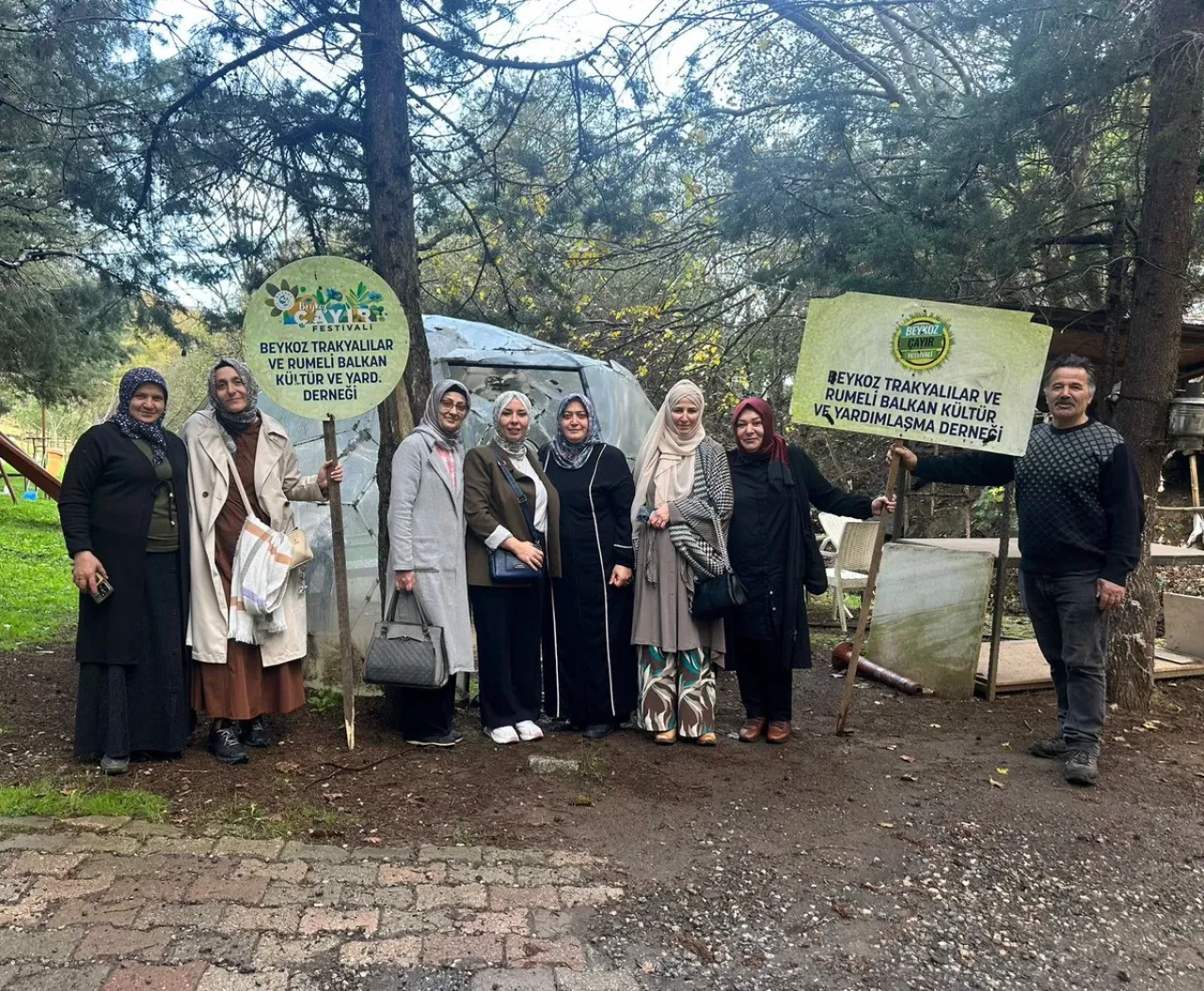 AK Parti Kadın Kolları, Beykoz'da Balkan Kültür Derneği Programına Katıldı AK Parti Kadın Kolları, Beykoz'da Balkan Kültür Derneği Programına Katıldı
