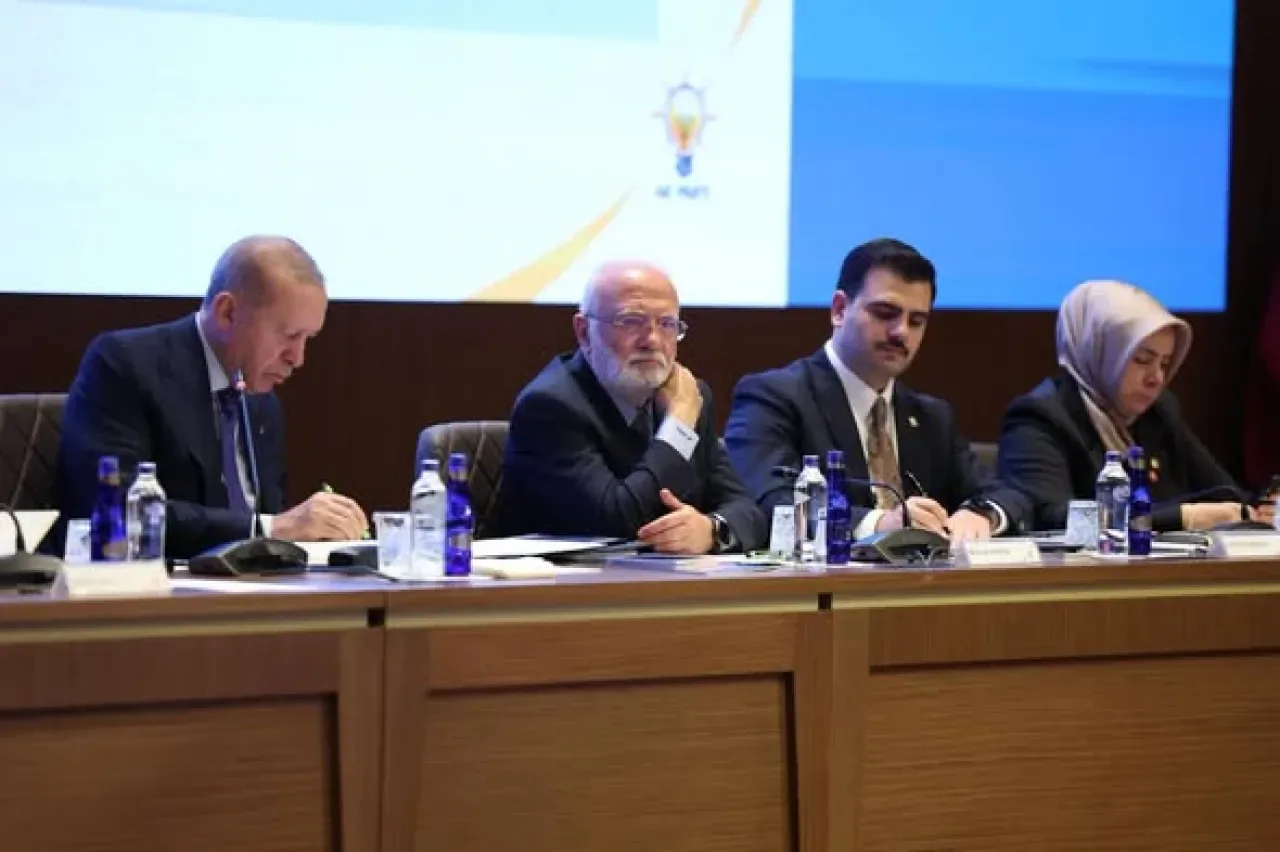 AK Parti MKYK Toplantısı Cumhurbaşkanı Erdoğan Başkanlığında Yapıldı AK Parti MKYK Toplantısı Cumhurbaşkanı Erdoğan Başkanlığında Yapıldı
