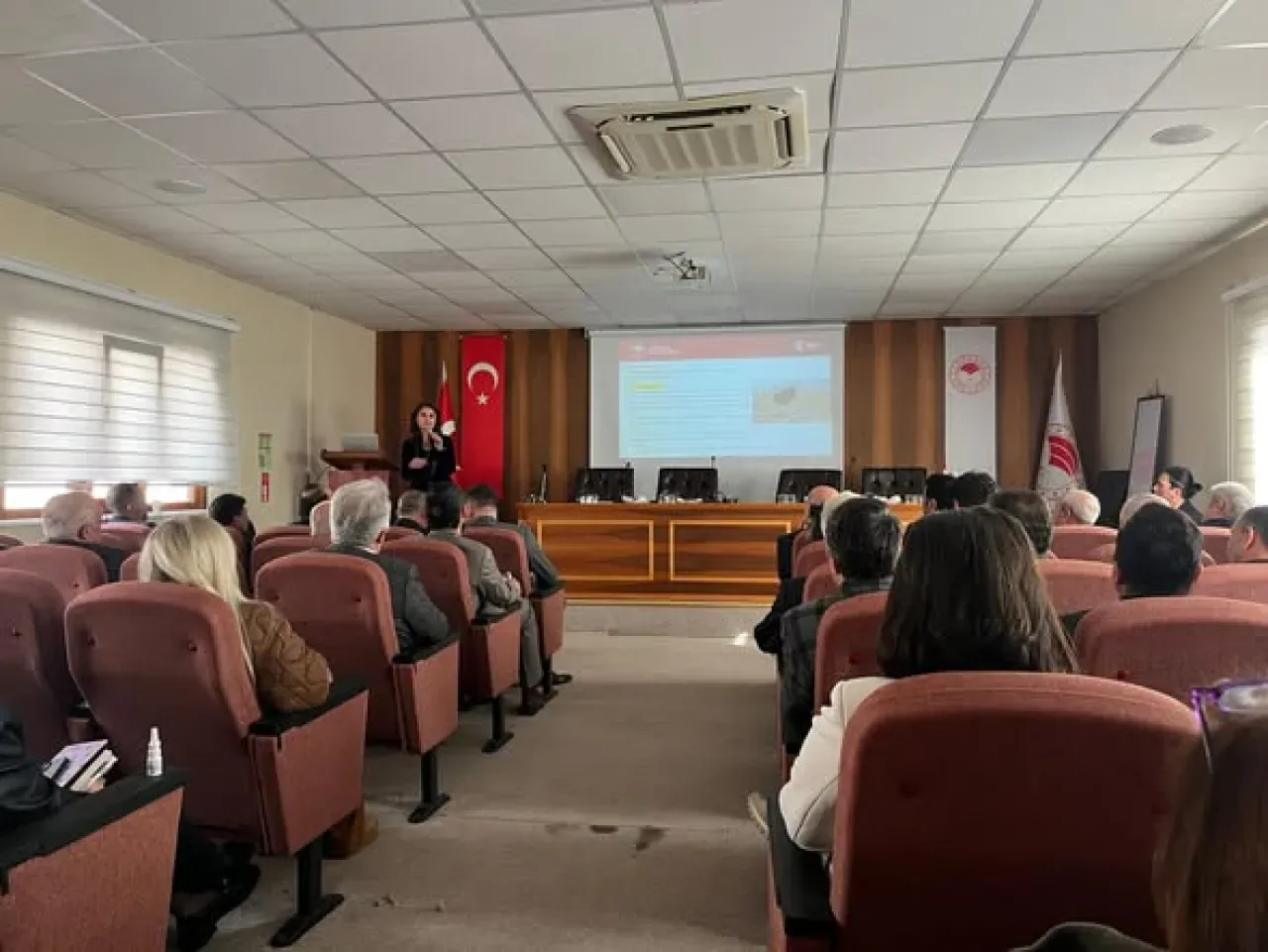 İstanbul'da Tarımsal Kuraklık İçin Kritik Toplantı: 2025-2026 Stratejileri Masaya Yatırıldı İstanbul'da Tarımsal Kuraklık İçin Kritik Toplantı: 2025-2026 Stratejileri Masaya Yatırıldı