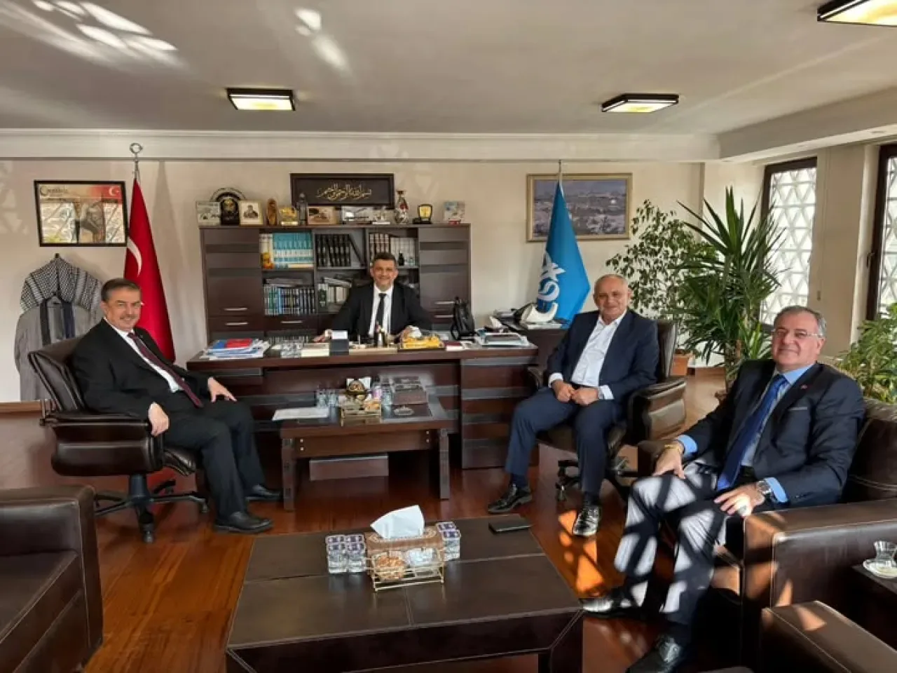 Yahyalı Belediye Başkanı Öztürk, Yeşilhisar ve Hacılar Belediye Başkanları ile Diyanet Vakfı'nı Ziyaret Etti Yahyalı Belediye Başkanı Öztürk, Yeşilhisar ve Hacılar Belediye Başkanları ile Diyanet Vakfı'nı Ziyaret Etti