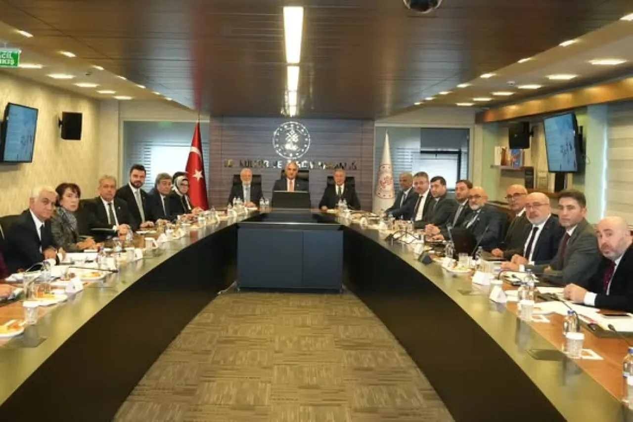 Kayseri'nin Turizm Master Planı İçin Bakan Ersoy ile Görüşüldü Kayseri'nin Turizm Master Planı İçin Bakan Ersoy ile Görüşüldü