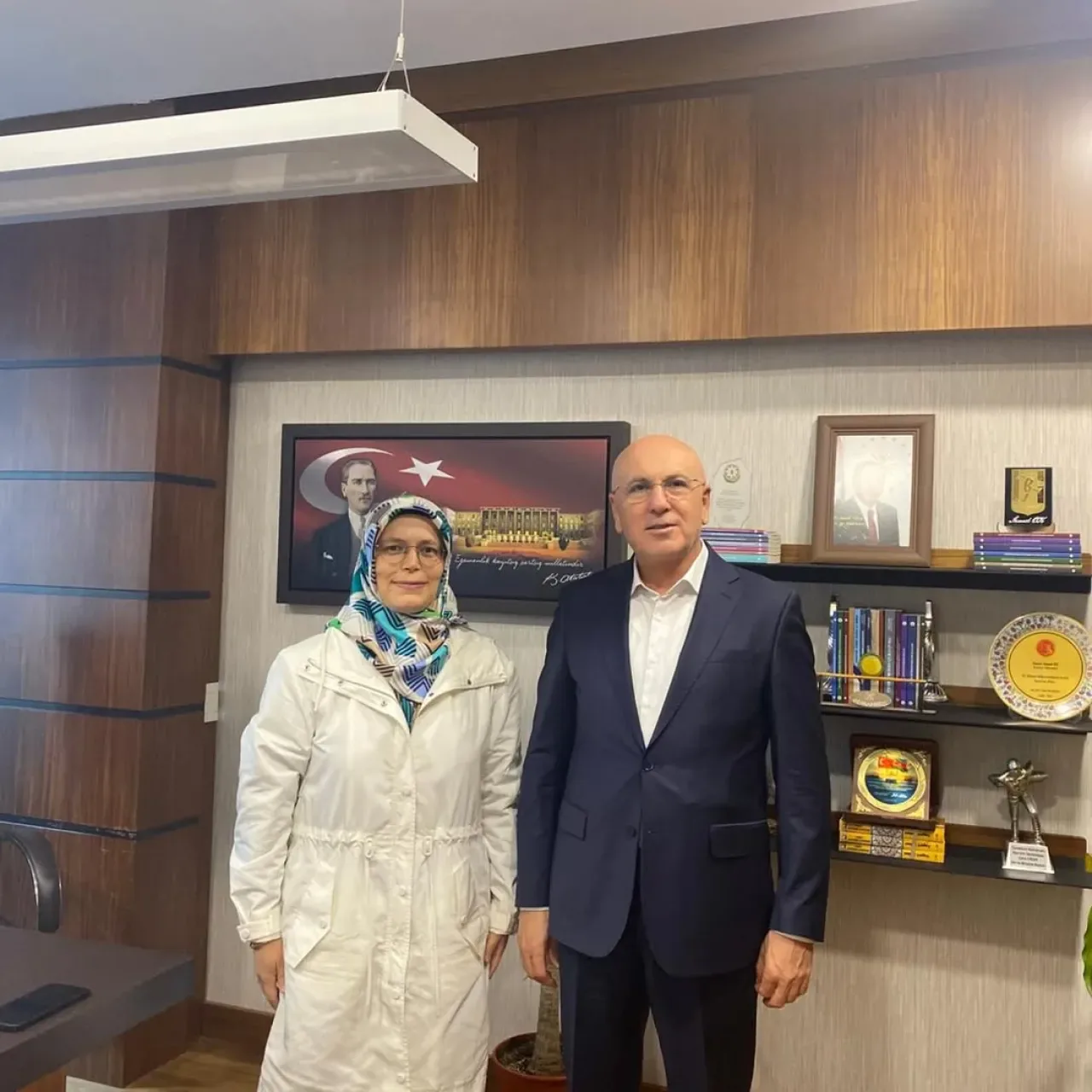Balıkesirli Öğretmen Ayşegül Demirelçe Adar, TBMM'de Ağırlandı Balıkesirli Öğretmen Ayşegül Demirelçe Adar, TBMM'de Ağırlandı