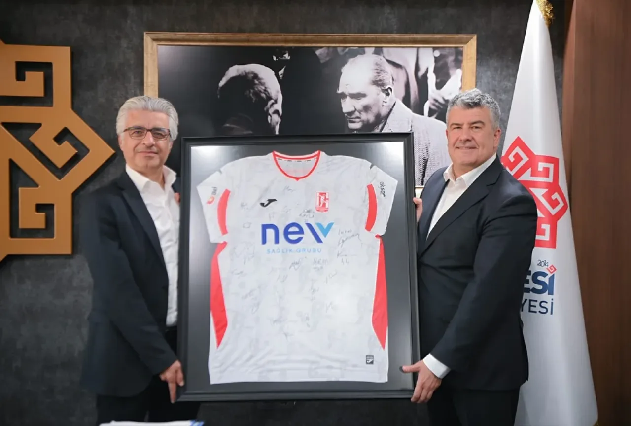 Balıkesirspor Başkanı Volkan Altınöz, Karesi Belediyesi'ni Ziyaret Etti Balıkesirspor Başkanı Volkan Altınöz, Karesi Belediyesi'ni Ziyaret Etti
