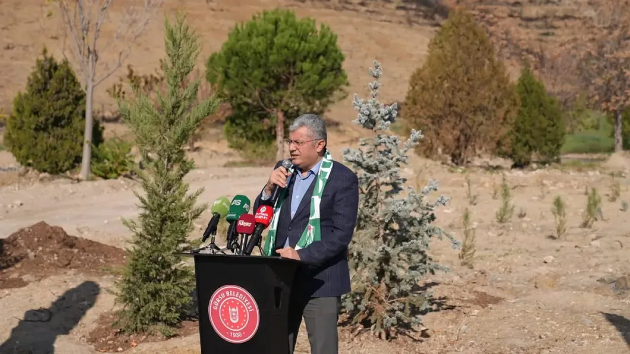 Bursaspor'un Desteğiyle Gürsu'da Yangın Sonrası Ağaçlandırma Seferberliği Bursaspor'un Desteğiyle Gürsu'da Yangın Sonrası Ağaçlandırma Seferberliği