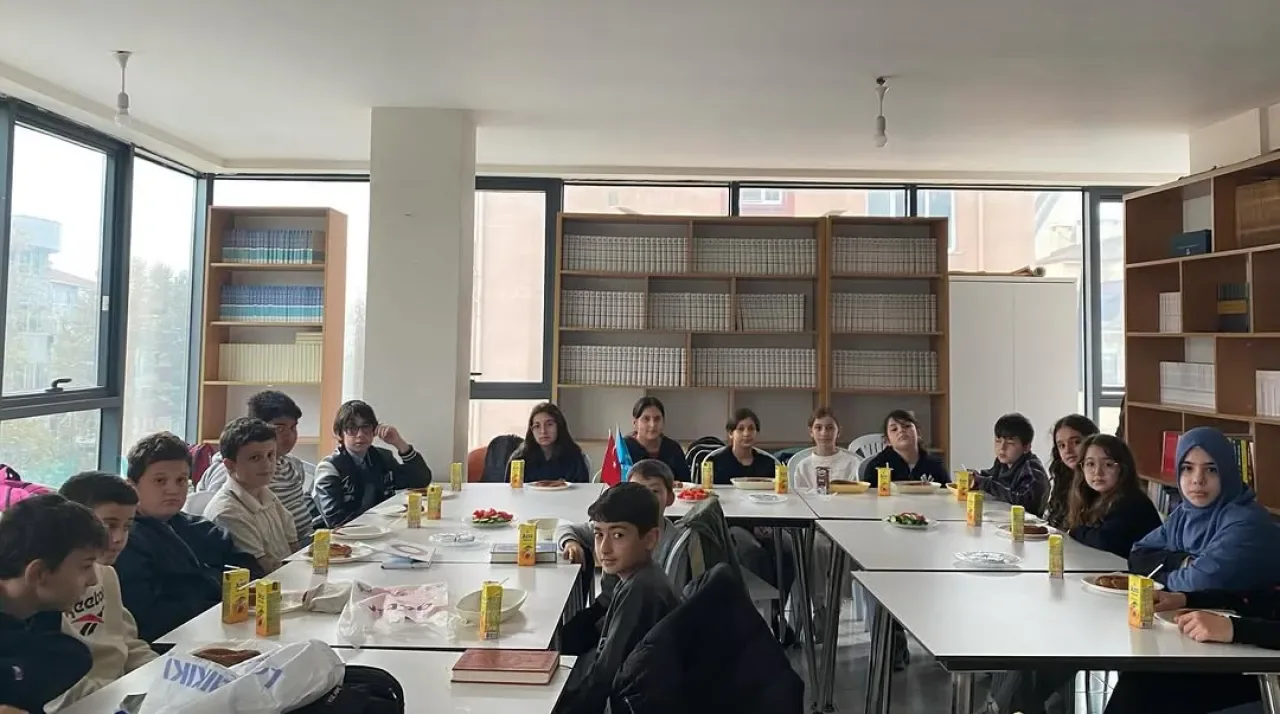 TÜGVA Pendik'te Öğrenciler İngilizceyi Oyunlarla Öğreniyor TÜGVA Pendik'te Öğrenciler İngilizceyi Oyunlarla Öğreniyor