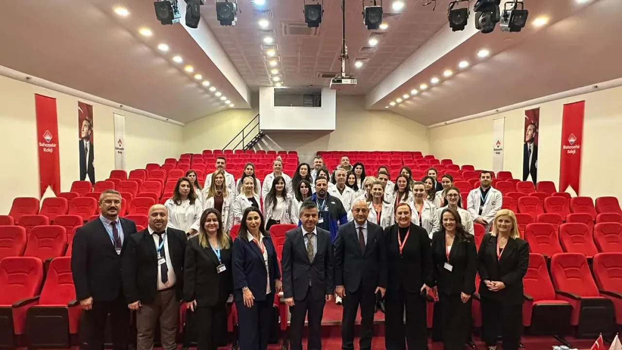 Beylikdüzü İlçe Milli Eğitim Müdürü Zekeriya Postacı, Bahçeşehir Koleji'ni Ziyaret Etti Beylikdüzü İlçe Milli Eğitim Müdürü Zekeriya Postacı, Bahçeşehir Koleji'ni Ziyaret Etti