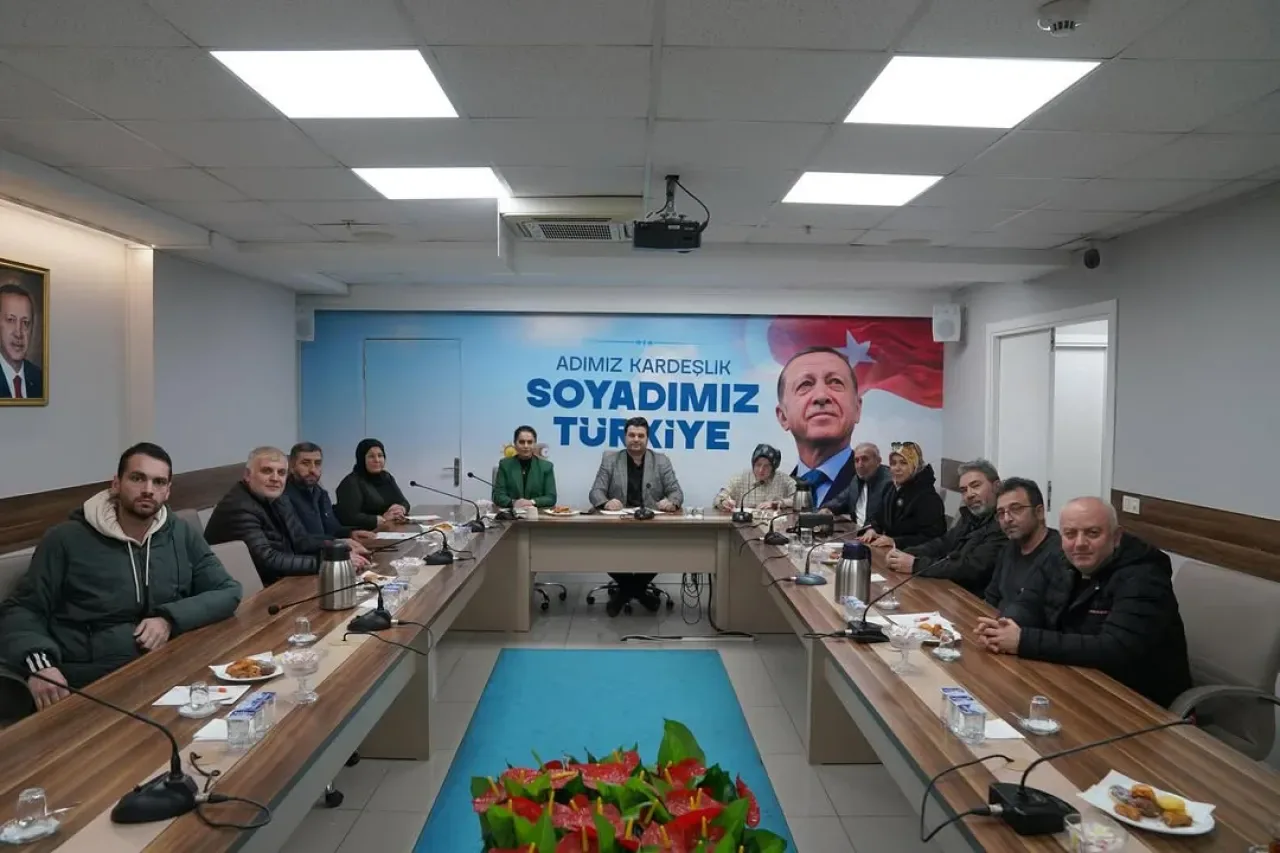 AK Parti Ümraniye'de Seçim İşleri Birimi Toplantısı Yapıldı AK Parti Ümraniye'de Seçim İşleri Birimi Toplantısı Yapıldı