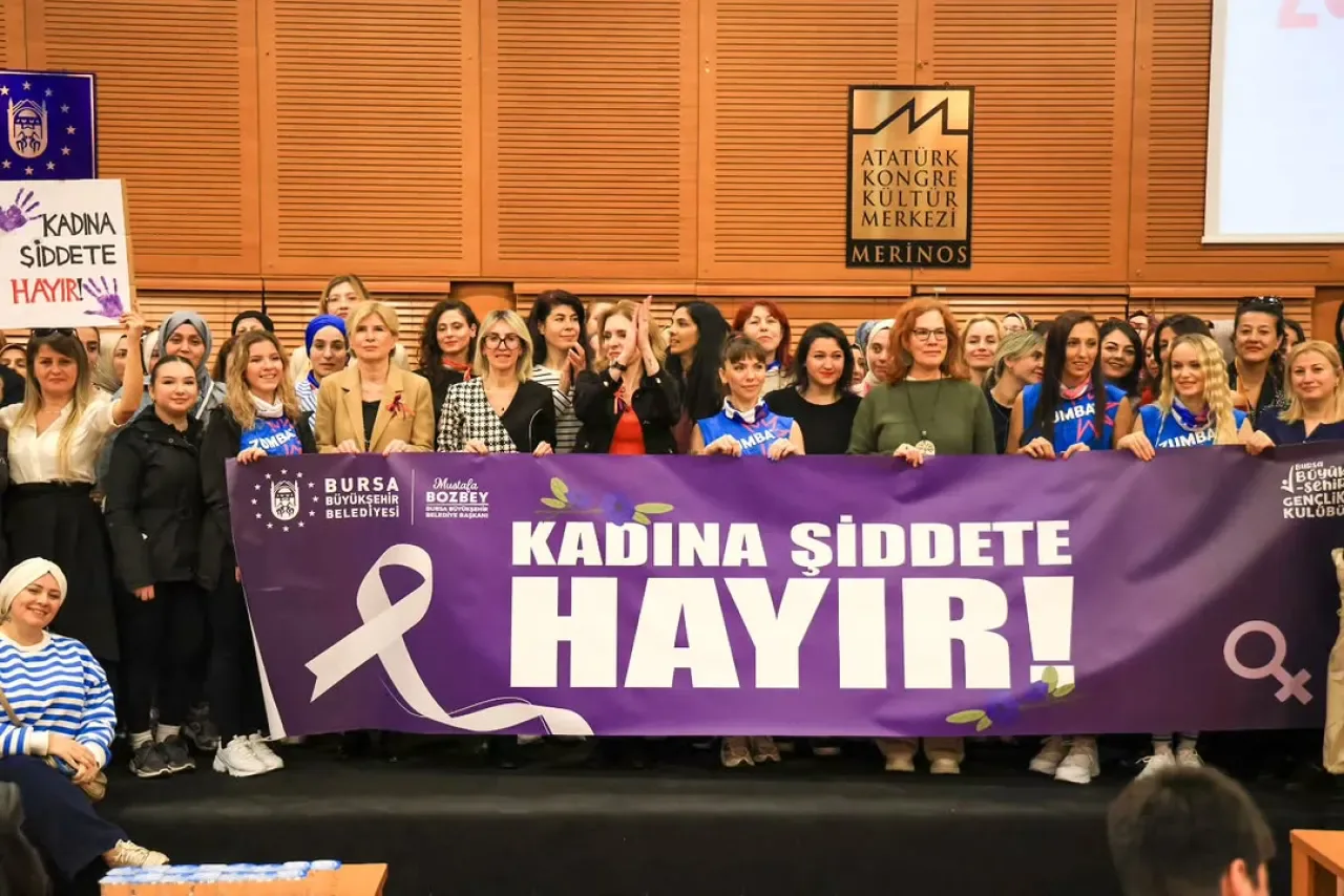 Bursa'da Kadınlar Sporla Güçleniyor: Zumba ve Pilates Programı Sertifika Töreniyle Tamamlandı Bursa'da Kadınlar Sporla Güçleniyor: Zumba ve Pilates Programı Sertifika Töreniyle Tamamlandı