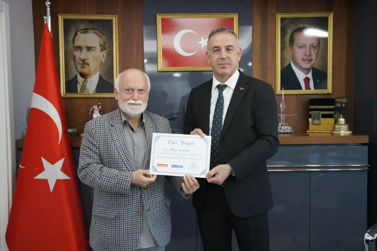 AK Parti Ümraniye İlçe Başkanlığı Yerel Basın Mensupları ile Bir Araya Geldi AK Parti Ümraniye İlçe Başkanlığı Yerel Basın Mensupları ile Bir Araya Geldi