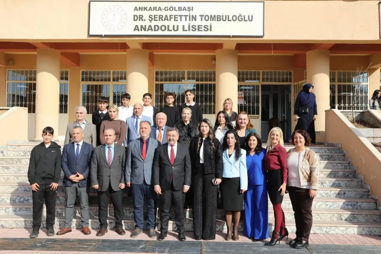 Gölbaşı'nda Dr. Şerafettin Tombuloğlu Anadolu Lisesi'ne Yeni Fizik ve Kimya Laboratuvarları Kazandırıldı Gölbaşı'nda Dr. Şerafettin Tombuloğlu Anadolu Lisesi'ne Yeni Fizik ve Kimya Laboratuvarları Kazandırıldı