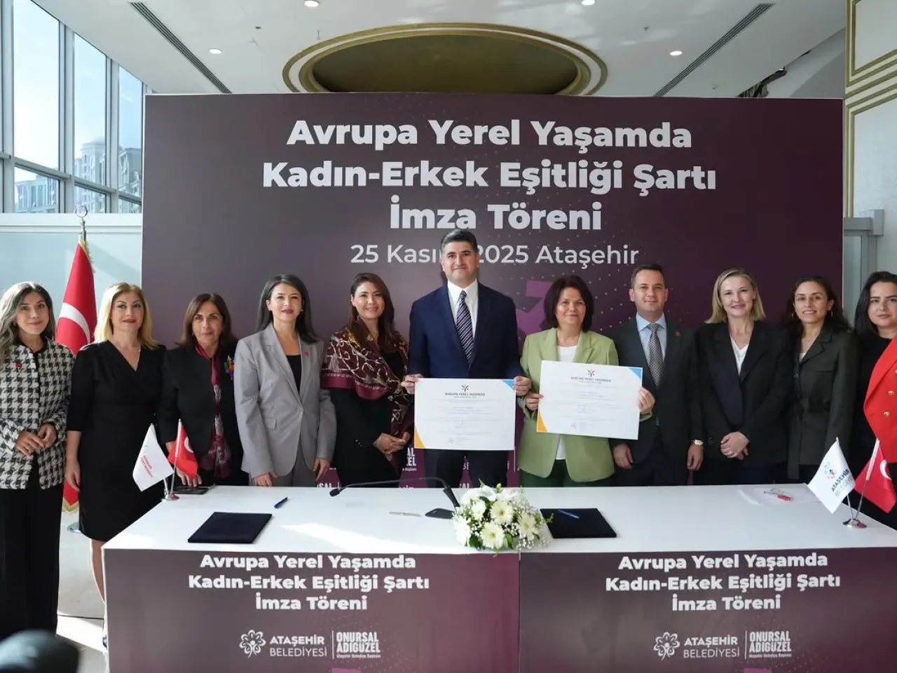 Ataşehir Belediyesi, Kadın-Erkek Eşitliği Şartı'nı İmzaladı Ataşehir Belediyesi, Kadın-Erkek Eşitliği Şartı'nı İmzaladı