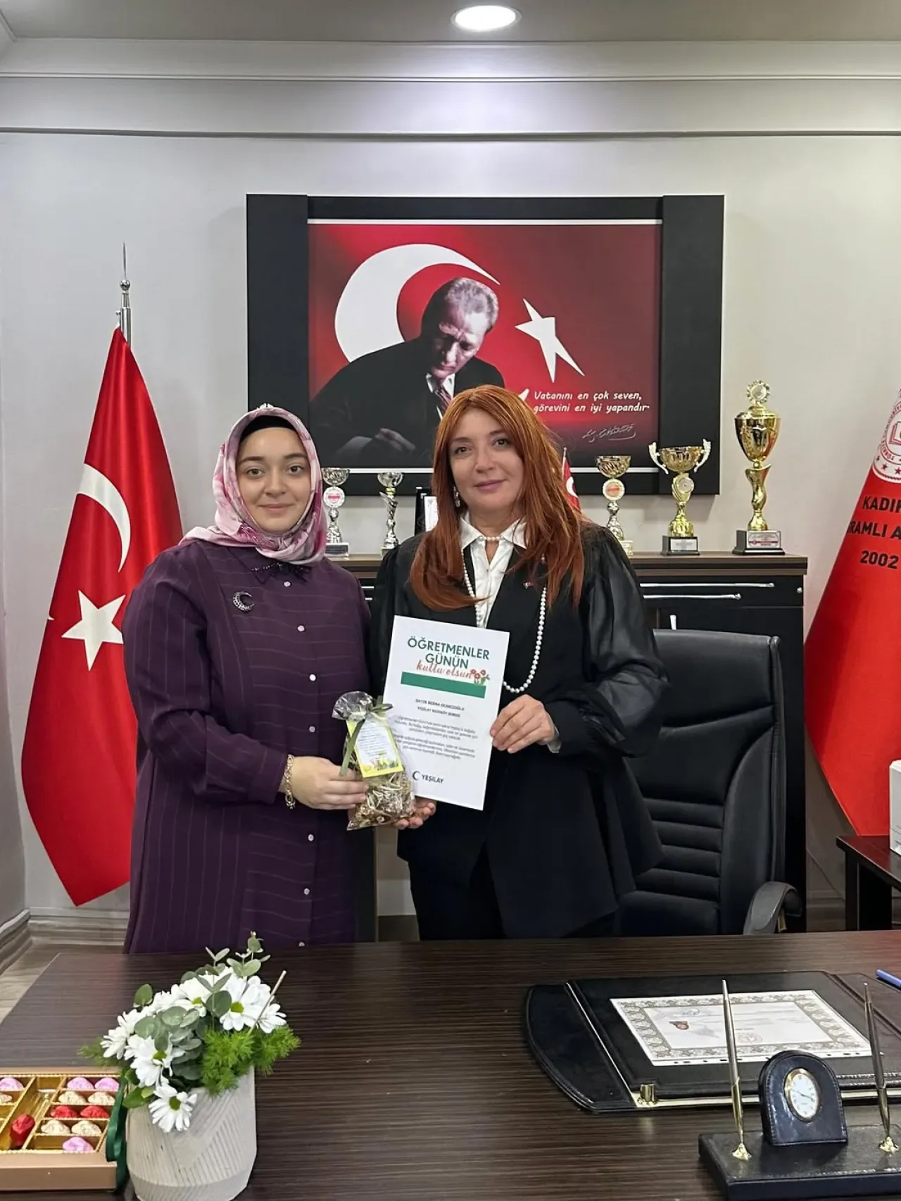 Yeşilay Kadıköy, Yeni Görev Yerinde Öğretmenini Ziyaret Etti Yeşilay Kadıköy, Yeni Görev Yerinde Öğretmenini Ziyaret Etti