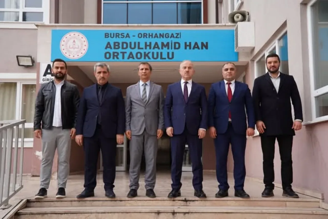 Orhangazi'de Abdülhamid Han Ortaokulu'na Üst Düzey Ziyaret Orhangazi'de Abdülhamid Han Ortaokulu'na Üst Düzey Ziyaret