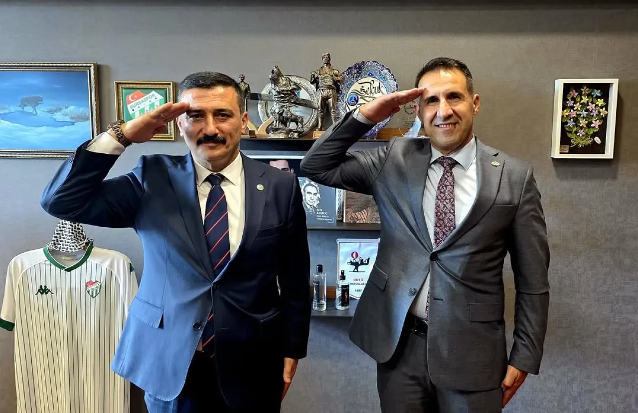 İYİ Partili Yüksel Selçuk Türkoğlu, Emekli Albay Orkun Özeller'i Meclis'te Ağırladı İYİ Partili Yüksel Selçuk Türkoğlu, Emekli Albay Orkun Özeller'i Meclis'te Ağırladı