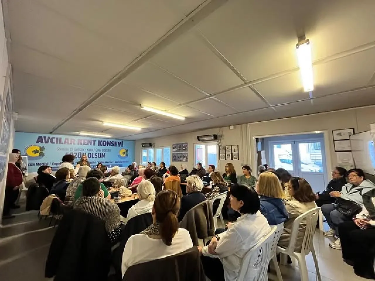 Avcılar'da 24 Kasım Öğretmenler Günü Kutlaması Avcılar'da 24 Kasım Öğretmenler Günü Kutlaması