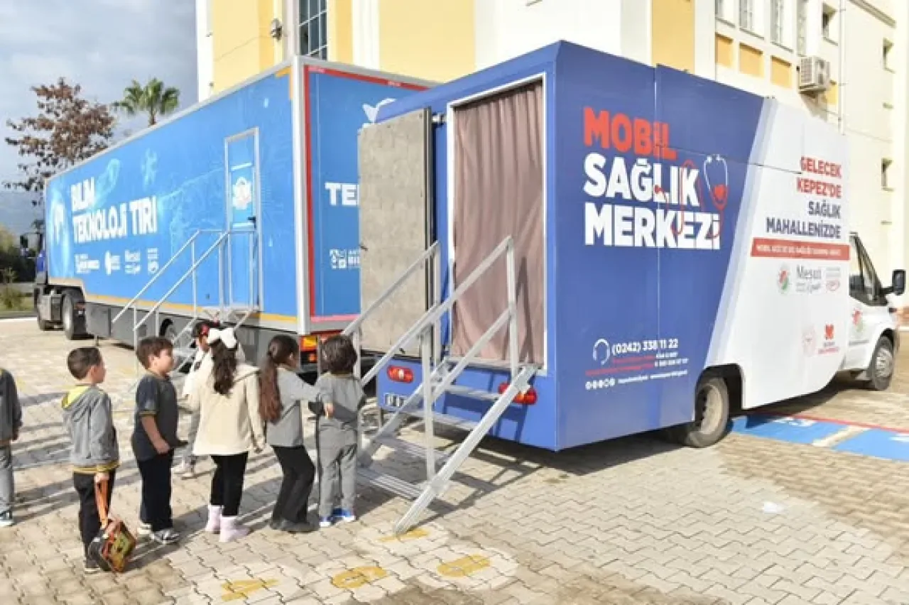 Kepez Belediyesi, Duraliler İlkokulu'nda Öğrencilere Ücretsiz Göz Taraması Yaptı Kepez Belediyesi, Duraliler İlkokulu'nda Öğrencilere Ücretsiz Göz Taraması Yaptı