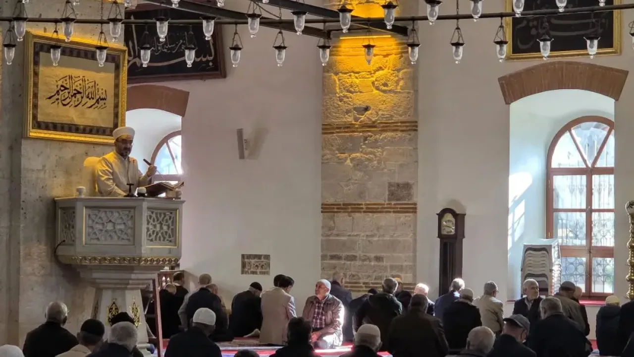 Bursa İl Müftüsü Karabayır, Balıkesir'de Vaaz Verdi Bursa İl Müftüsü Karabayır, Balıkesir'de Vaaz Verdi