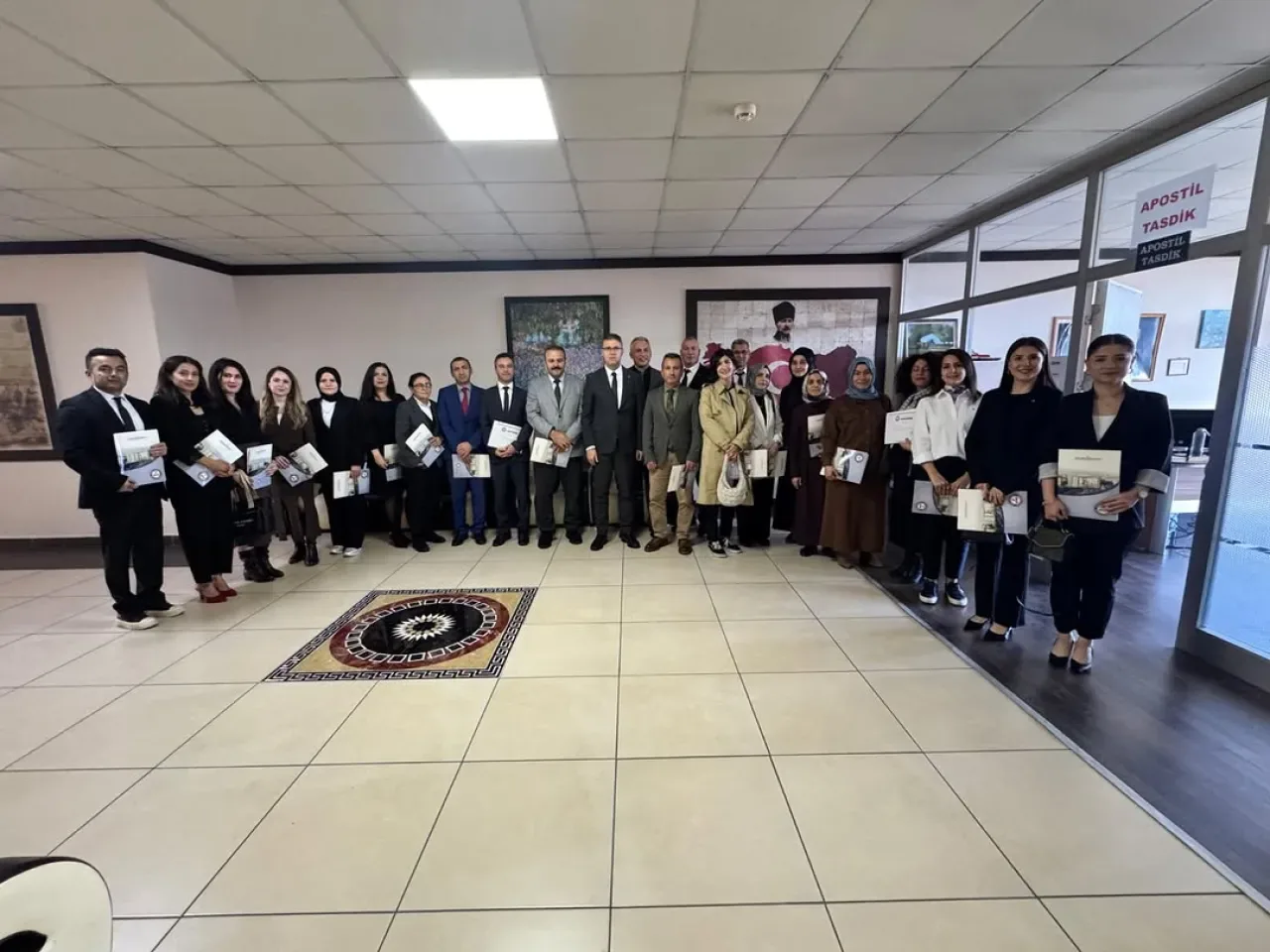 Avcılar'da Başarılı Öğretmenlere Başarı Belgeleri Verildi Avcılar'da Başarılı Öğretmenlere Başarı Belgeleri Verildi