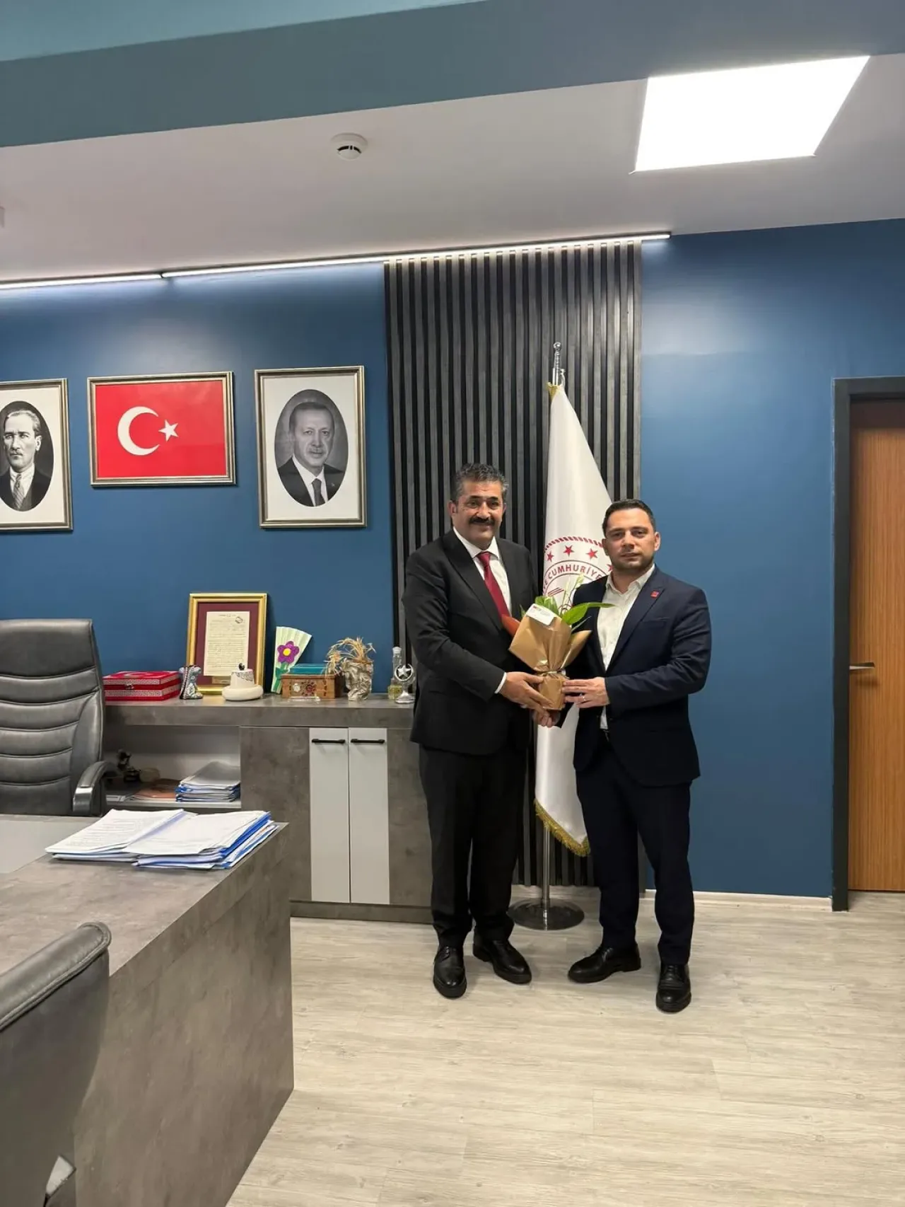 CHP Kağıthane Teşkilatından Öğretmenler Günü'nde Milli Eğitim Müdürlüğü'ne Ziyaret CHP Kağıthane Teşkilatından Öğretmenler Günü'nde Milli Eğitim Müdürlüğü'ne Ziyaret