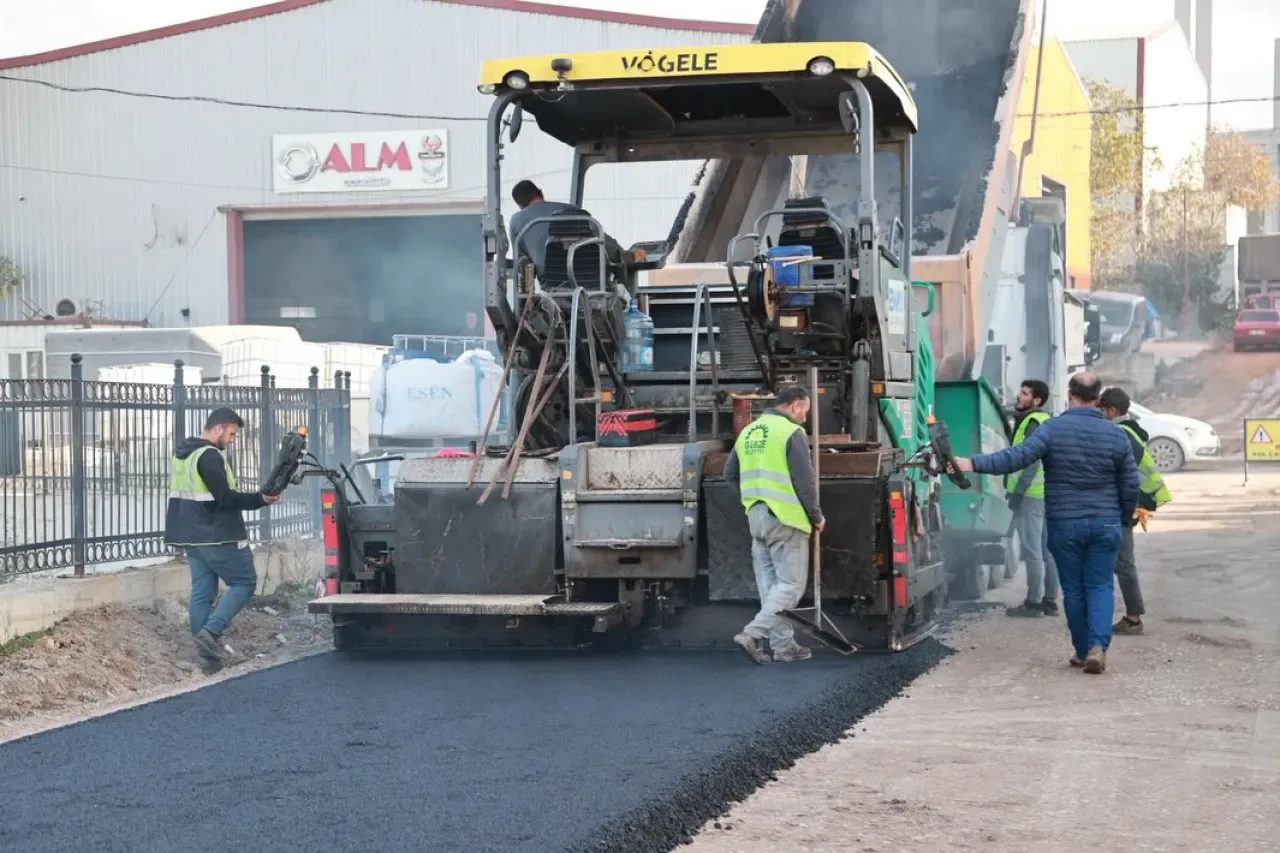 Gebze Belediyesi, Balçık Mahallesi'nde Sokakları Asfalta Kavuşturuyor Gebze Belediyesi, Balçık Mahallesi'nde Sokakları Asfalta Kavuşturuyor