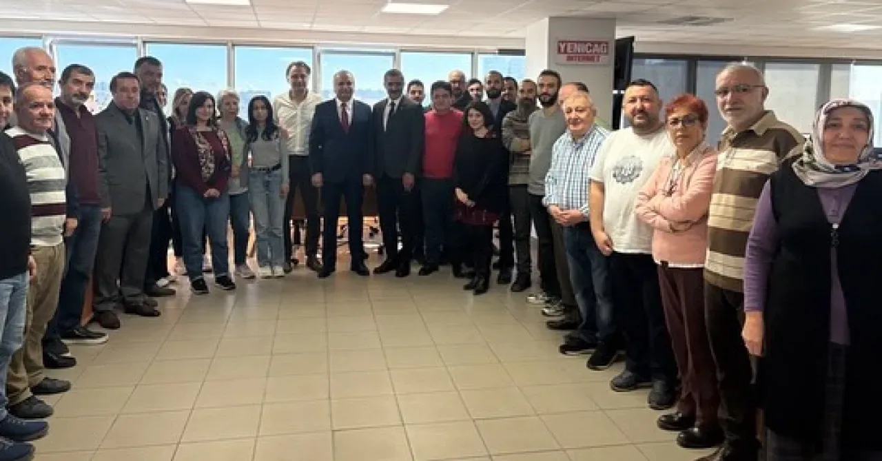 İYİ Parti İstanbul İl Başkanı Yücel Coşkun, Yeni Çağ Gazetesi'ni Ziyaret Etti İYİ Parti İstanbul İl Başkanı Yücel Coşkun, Yeni Çağ Gazetesi'ni Ziyaret Etti