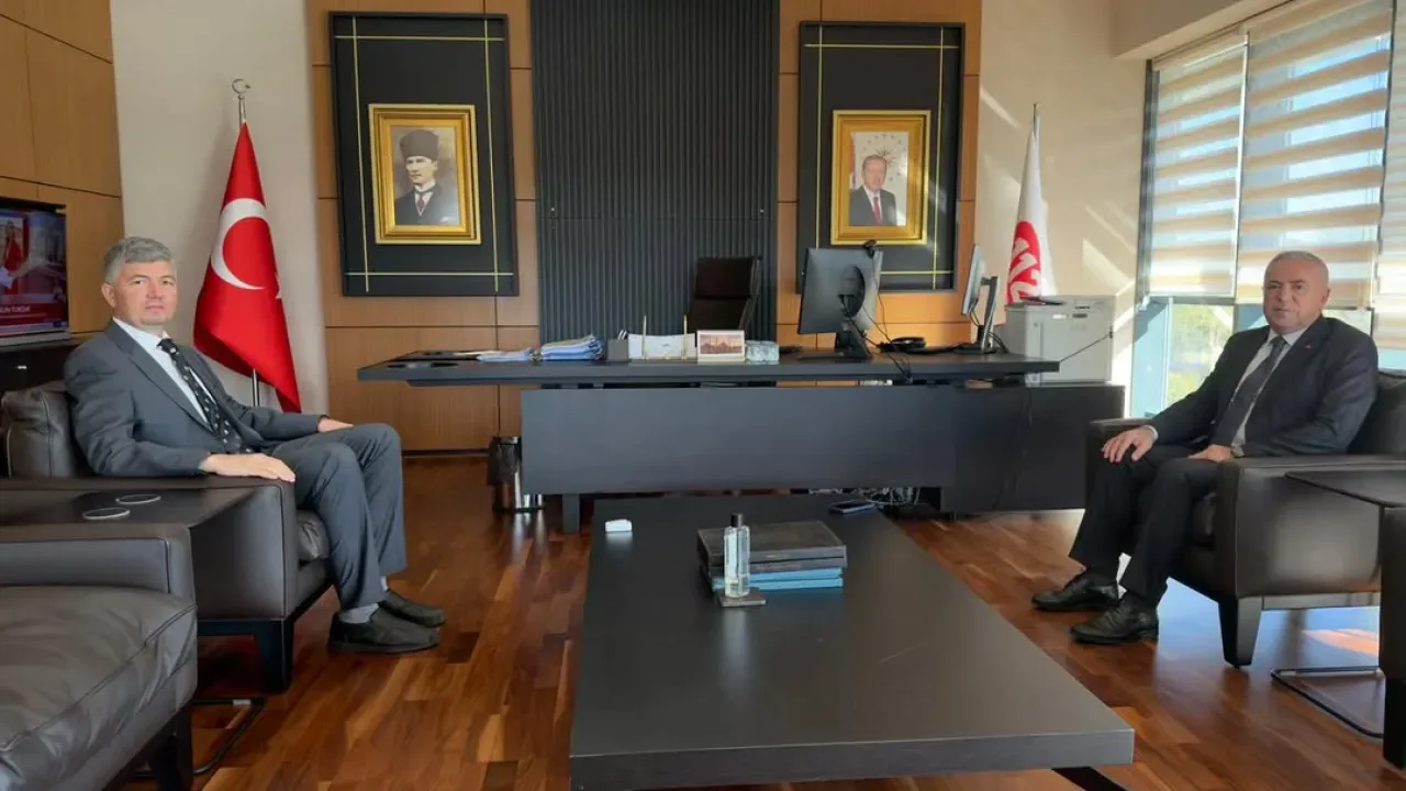 Çekmeköy Kaymakamı Resul Çelik, Vali Yardımcısı Okan Leblebiciler'i Ziyaret Etti Çekmeköy Kaymakamı Resul Çelik, Vali Yardımcısı Okan Leblebiciler'i Ziyaret Etti