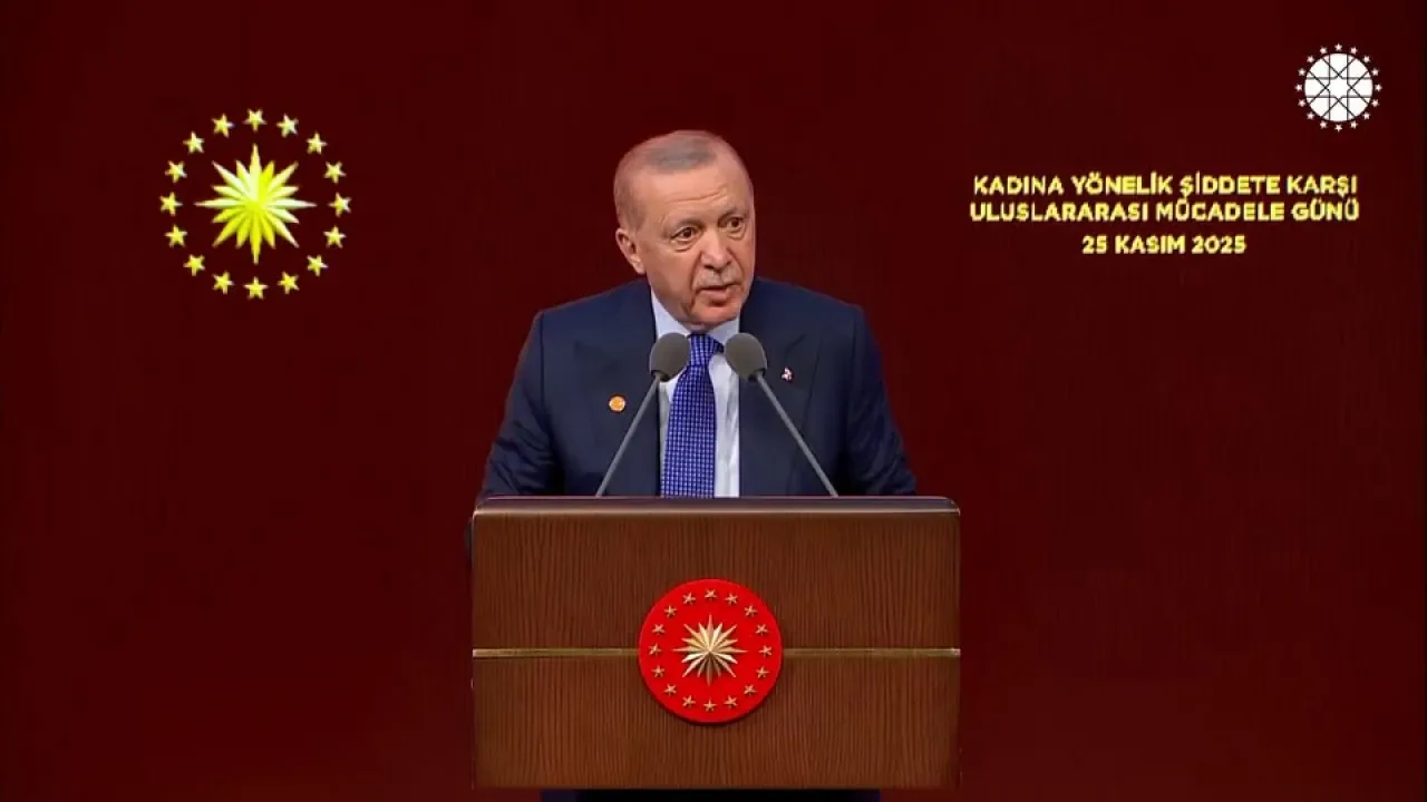 Cumhurbaşkanı Erdoğan: "Kadına Şiddet Tüm Toplumu Enfekte Ediyor" Cumhurbaşkanı Erdoğan: "Kadına Şiddet Tüm Toplumu Enfekte Ediyor"