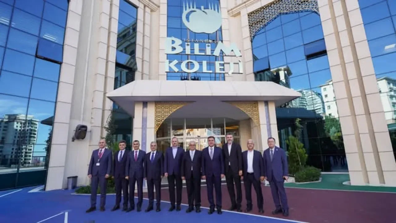 İstanbul Millî Eğitim Müdürü Yentür, Öğretmenler Günü'nde Bilim Koleji'ni Ziyaret Etti İstanbul Millî Eğitim Müdürü Yentür, Öğretmenler Günü'nde Bilim Koleji'ni Ziyaret Etti