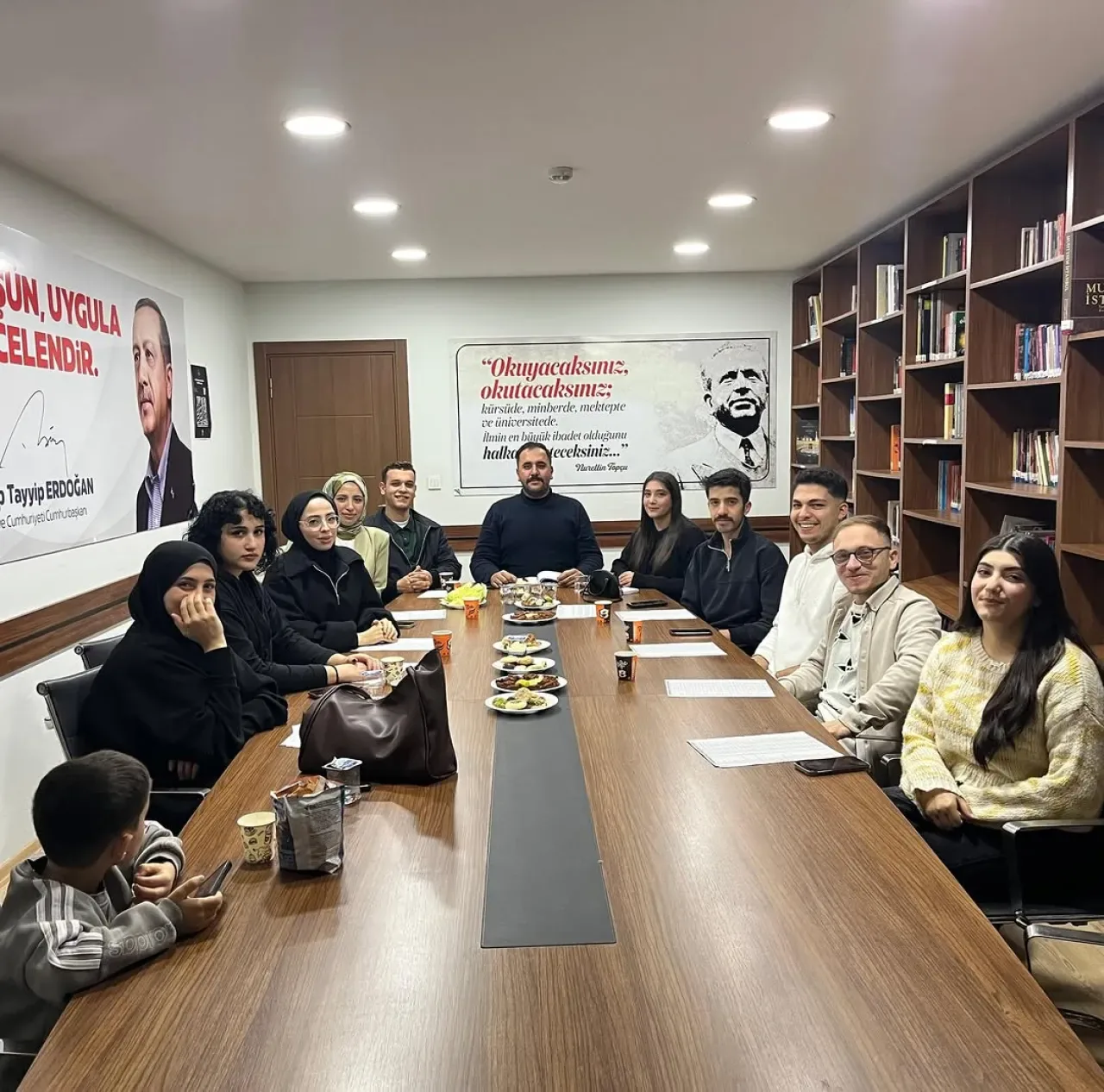 AK Parti Gençlik Kolları Sultangazi'de Haftalık Olağan Toplantısını Gerçekleştirdi AK Parti Gençlik Kolları Sultangazi'de Haftalık Olağan Toplantısını Gerçekleştirdi