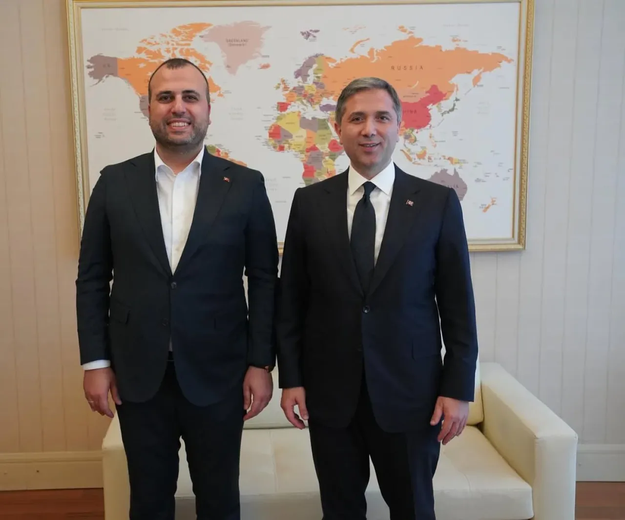 AK Parti İstanbul Milletvekili Zafer Sırakaya, Parti Genel Merkezini Ziyaret Etti AK Parti İstanbul Milletvekili Zafer Sırakaya, Parti Genel Merkezini Ziyaret Etti