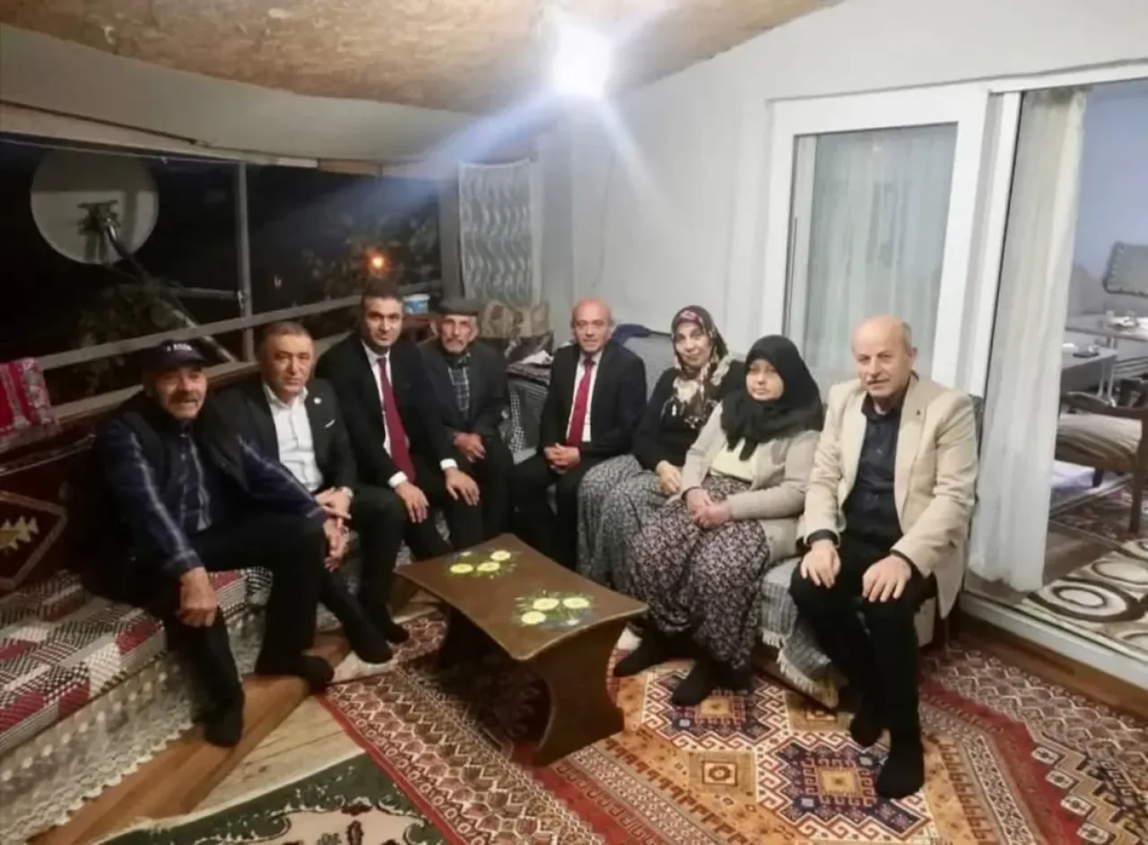 MHP Ayaş İlçe Teşkilatı, Bayat Mahallesi'nde Vatandaşla Buluştu MHP Ayaş İlçe Teşkilatı, Bayat Mahallesi'nde Vatandaşla Buluştu