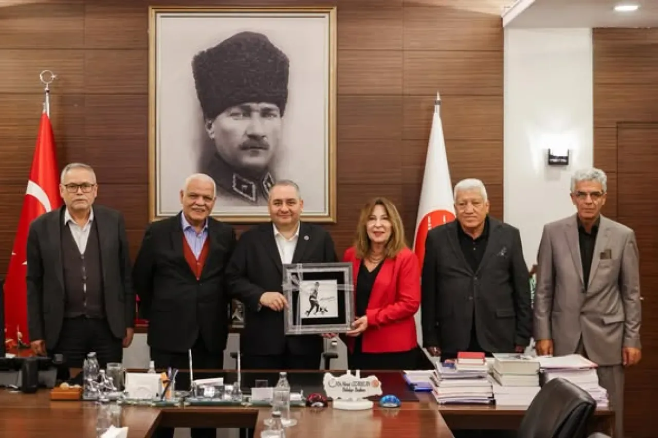 CHP'li Özarslan, Keçiörenliler Derneği Yönetimini Ağırladı CHP'li Özarslan, Keçiörenliler Derneği Yönetimini Ağırladı