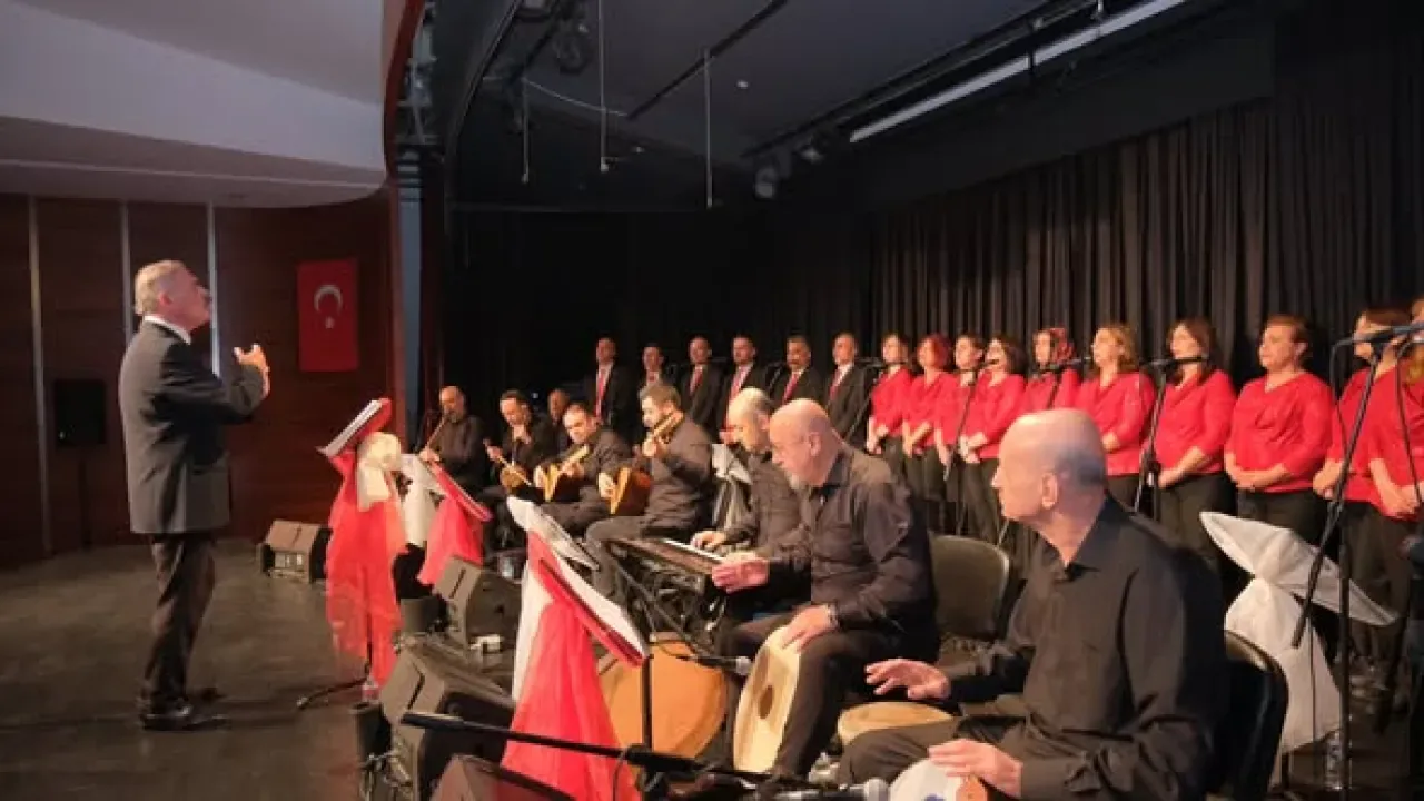 İnegöl Belediyesi Türk Halk Müziği Korosu Muhteşem Bir Geceye İmza Attı İnegöl Belediyesi Türk Halk Müziği Korosu Muhteşem Bir Geceye İmza Attı