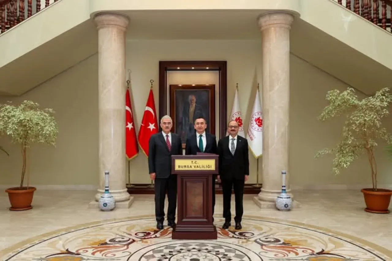 Özbekistan Büyükelçisi Bursa'da Resmi Ziyaretlerde Bulundu Özbekistan Büyükelçisi Bursa'da Resmi Ziyaretlerde Bulundu