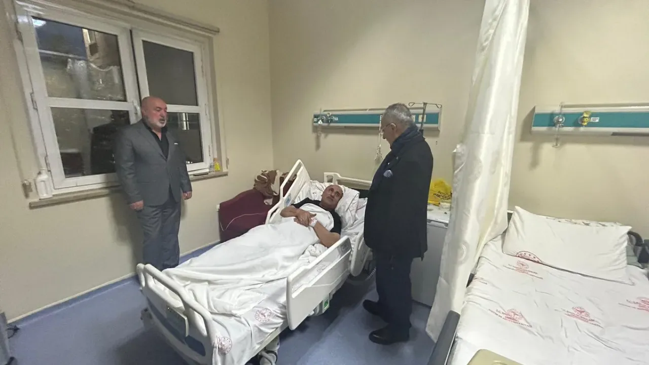 Ümraniye Kaymakamı Yüksel Çelik, Hasta Muhtarı Ziyaret Etti Ümraniye Kaymakamı Yüksel Çelik, Hasta Muhtarı Ziyaret Etti