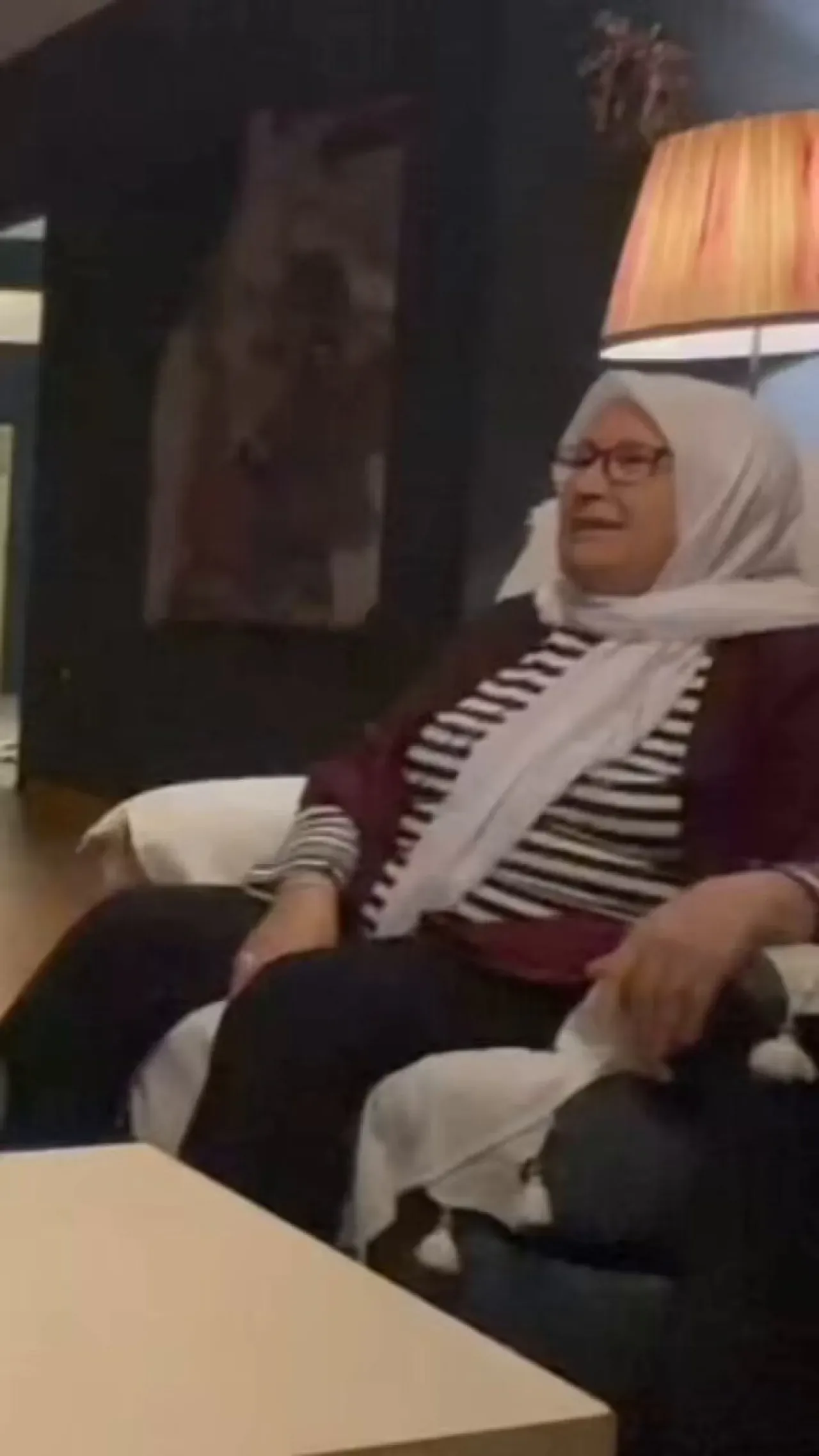 Öğretmenler Günü'nde Anlamlı Hatırlanış: Züleyha Çora'nın Mesajı Yürekleri Isıttı Öğretmenler Günü'nde Anlamlı Hatırlanış: Züleyha Çora'nın Mesajı Yürekleri Isıttı