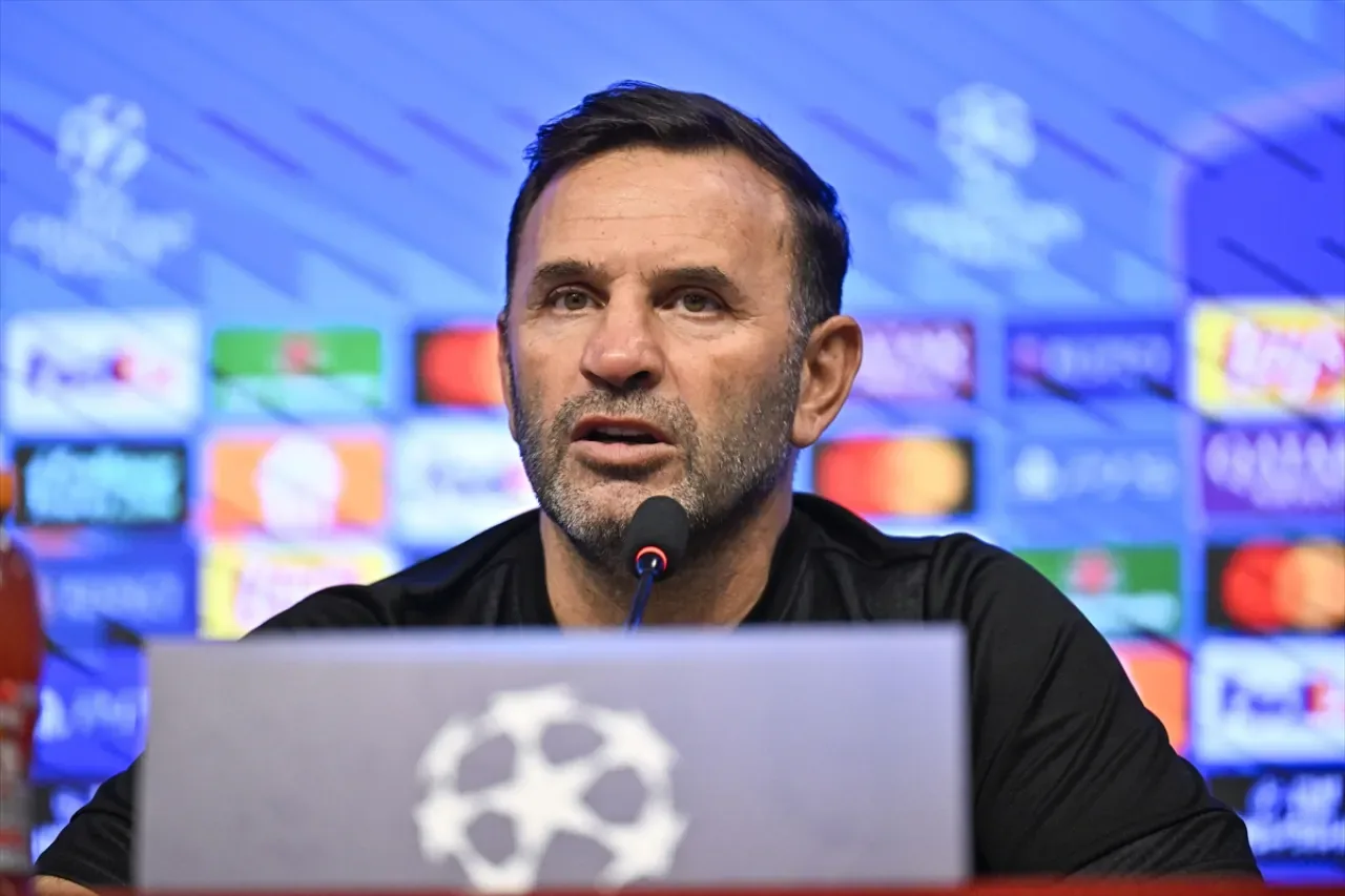 Galatasaray Teknik Direktörü Okan Buruk'tan Milli Takım Eleştirisi: "Oyuncularımız Hor Kullanılıyor" Galatasaray Teknik Direktörü Okan Buruk'tan Milli Takım Eleştirisi: "Oyuncularımız Hor Kullanılıyor"