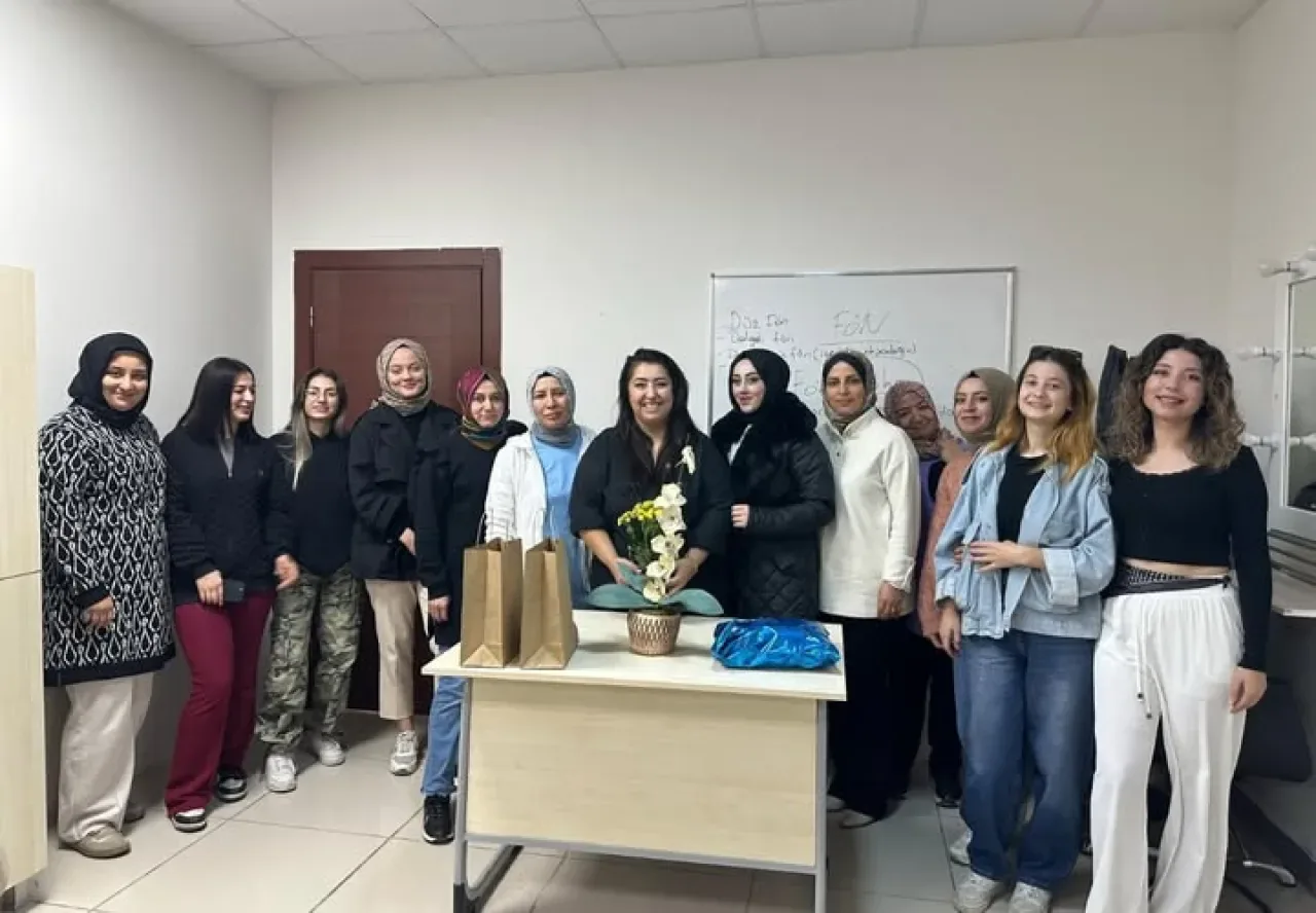 Pursaklar Belediyesi Öğretmenler Günü'nü Gülbahar Hatun Hanımevi'nde Kutladı Pursaklar Belediyesi Öğretmenler Günü'nü Gülbahar Hatun Hanımevi'nde Kutladı