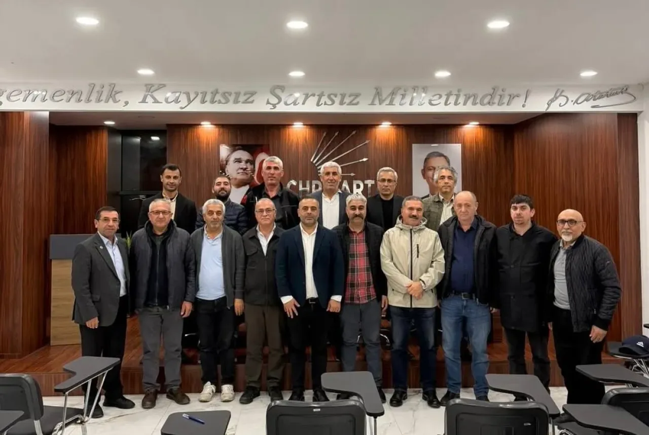 Kartal Gümüşhaneliler Derneği, CHP Kartal İlçe Başkanlığını Ziyaret Etti Kartal Gümüşhaneliler Derneği, CHP Kartal İlçe Başkanlığını Ziyaret Etti