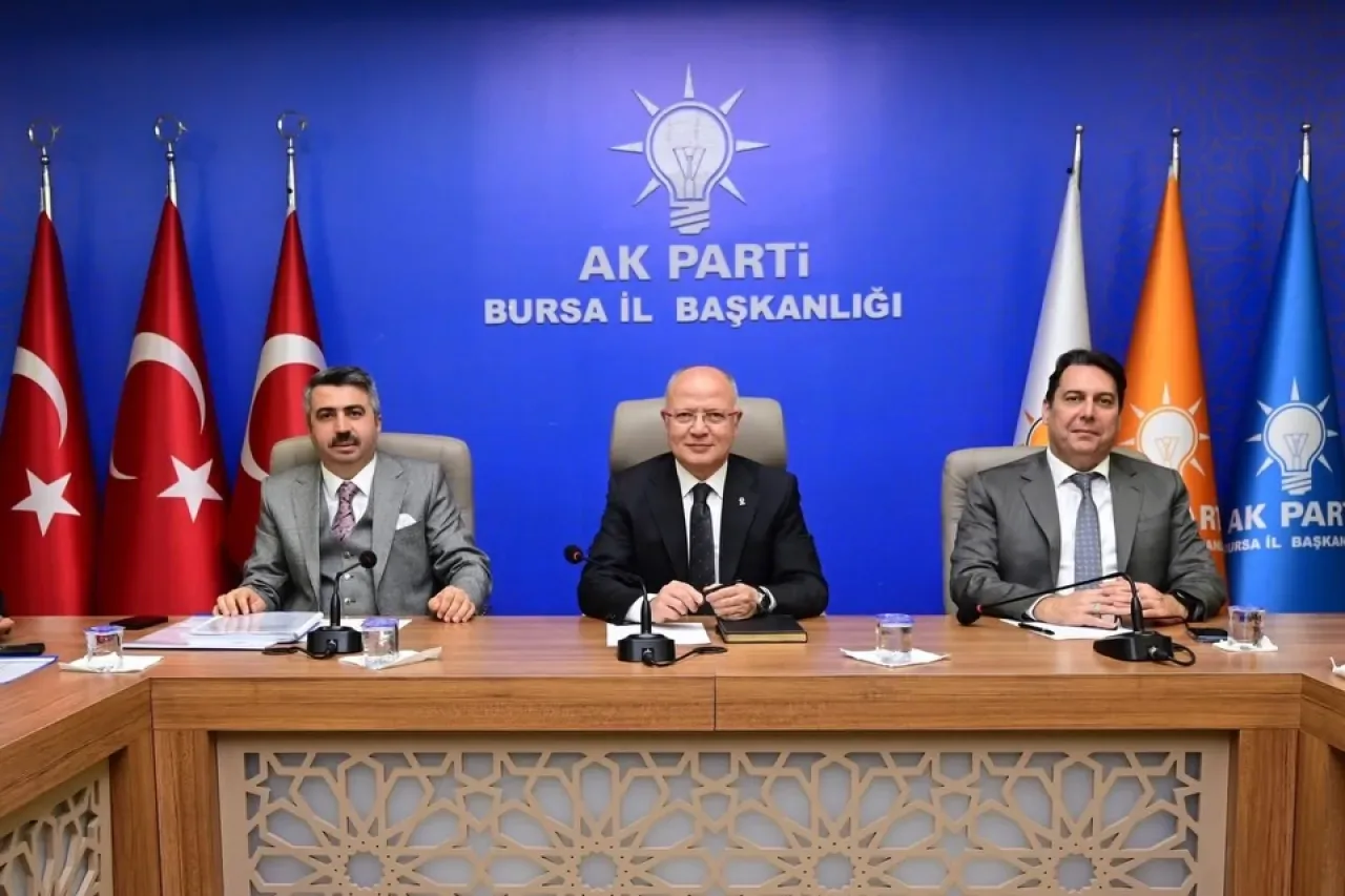 Bursa'da Siyaset Arenasında Hareketli Gün: Büyükşehir Belediye Meclis Toplantısı Gerçekleştirildi Bursa'da Siyaset Arenasında Hareketli Gün: Büyükşehir Belediye Meclis Toplantısı Gerçekleştirildi