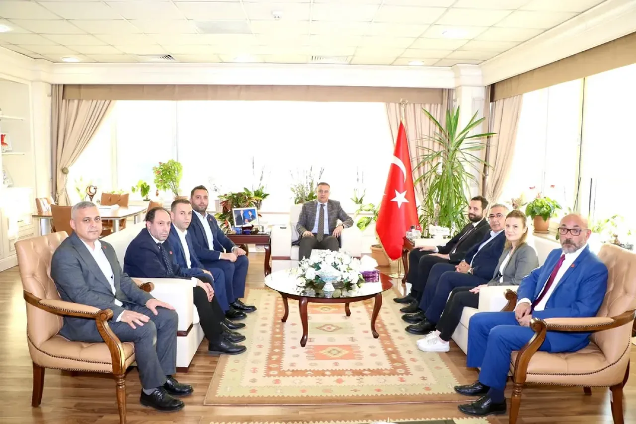 CHP Sancaktepe İlçe Başkanı, Kaymakam Naif Yavuz'u Ziyaret Etti CHP Sancaktepe İlçe Başkanı, Kaymakam Naif Yavuz'u Ziyaret Etti