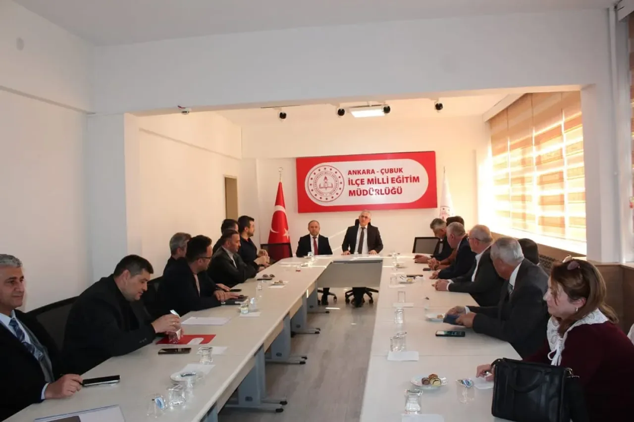 Çubuk'ta Öğrenci Devamsızlıkları İlkokul Müdürleri ile Değerlendirildi Çubuk'ta Öğrenci Devamsızlıkları İlkokul Müdürleri ile Değerlendirildi