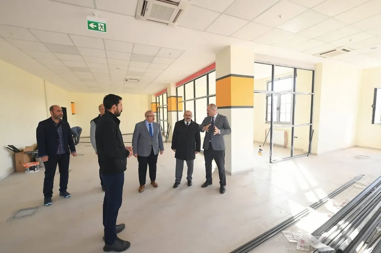 Altıeylül Hükümet Konağı İnşaatında Son Aşamaya Gelindi Altıeylül Hükümet Konağı İnşaatında Son Aşamaya Gelindi
