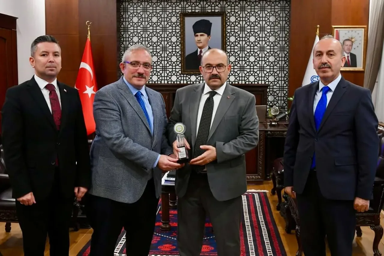 Balıkesir Gönen Sera Organize Tarım Bölgesi, Growtech Tarım İnovasyon Ödülü'nü Kazandı Balıkesir Gönen Sera Organize Tarım Bölgesi, Growtech Tarım İnovasyon Ödülü'nü Kazandı