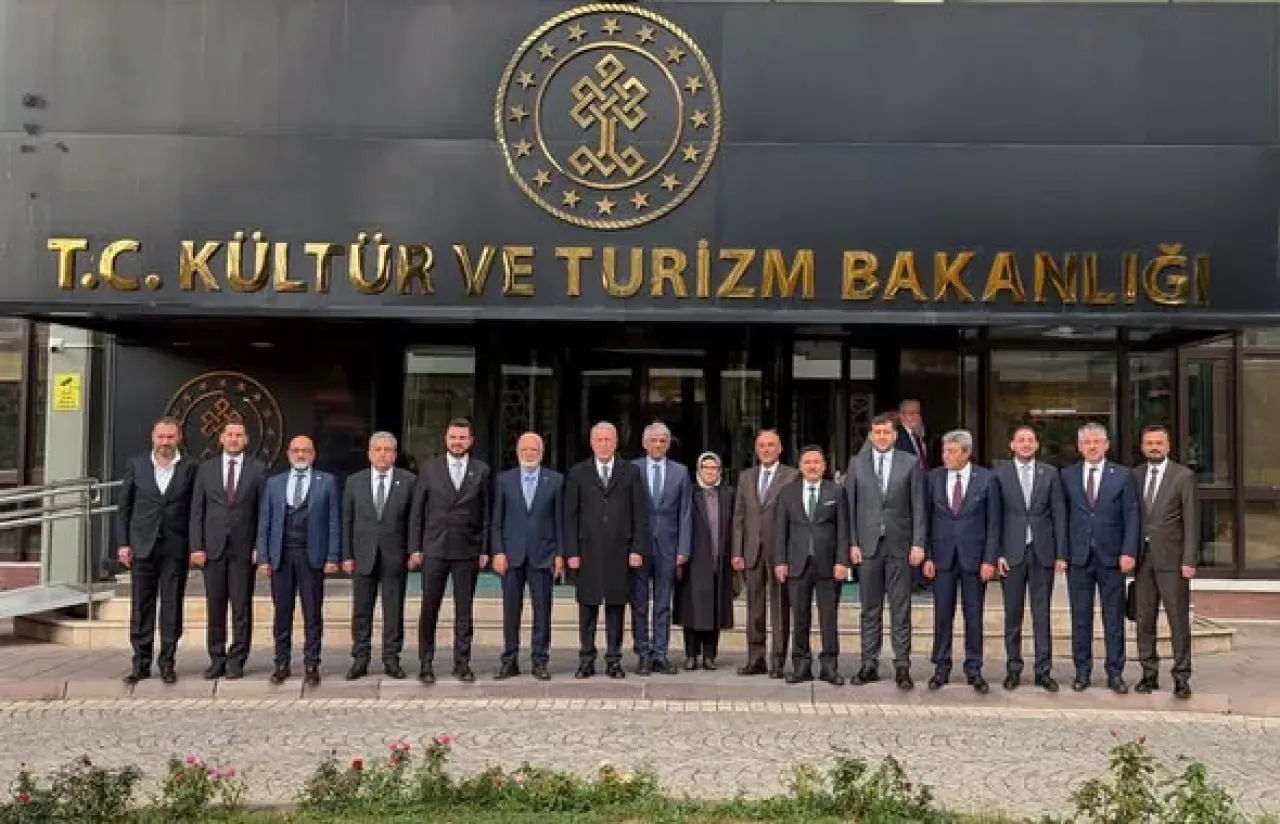 Kayseri'nin Turizm Master Planı İçin Bakan Ersoy ile İstişare Kayseri'nin Turizm Master Planı İçin Bakan Ersoy ile İstişare