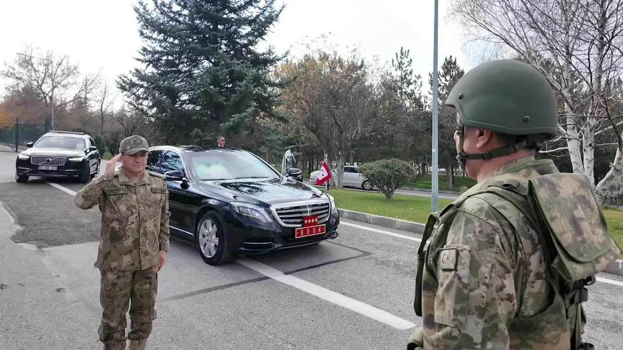 Genelkurmay Başkanı Bayraktaroğlu, Kritik Savunma Komutanlıklarında İncelemelerde Bulundu Genelkurmay Başkanı Bayraktaroğlu, Kritik Savunma Komutanlıklarında İncelemelerde Bulundu
